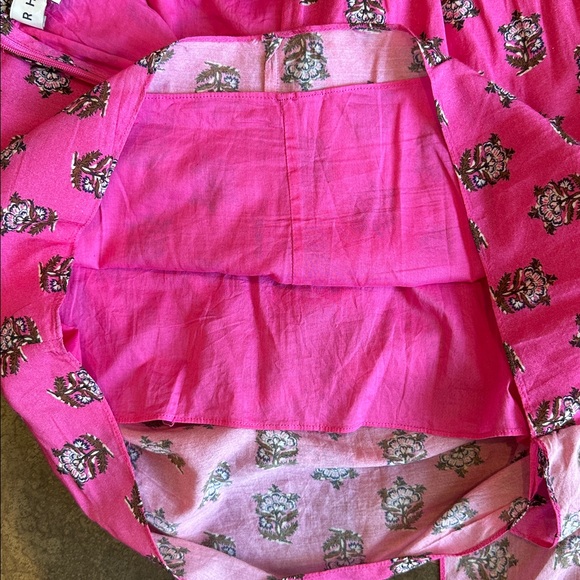 Rhode Printed Drape Mini Skirt Pink
Floral - Picture 9 of 10